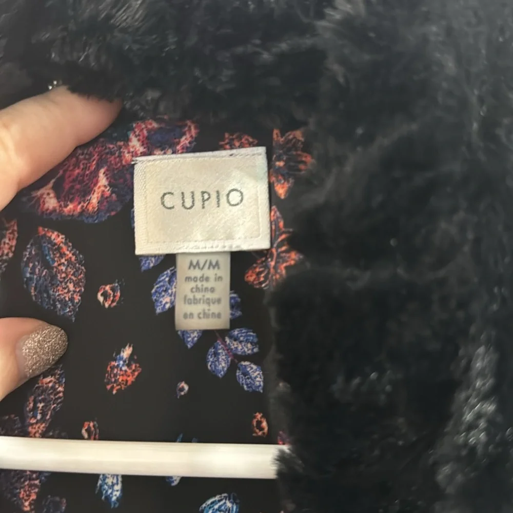 Faux Fur Vest - Picture 3 of 4